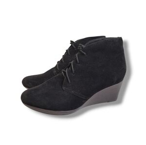 Clarks Black Wedge Ankle Boots Lace Up Suede Everyday Classic Minimalist Size 8